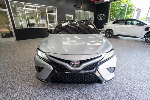 Celestial Silver Metallic 2018 Toyota Camry XSE
