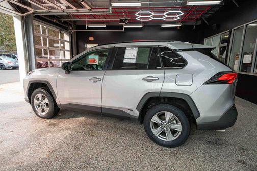 2022 Toyota RAV4 Hybrid LE