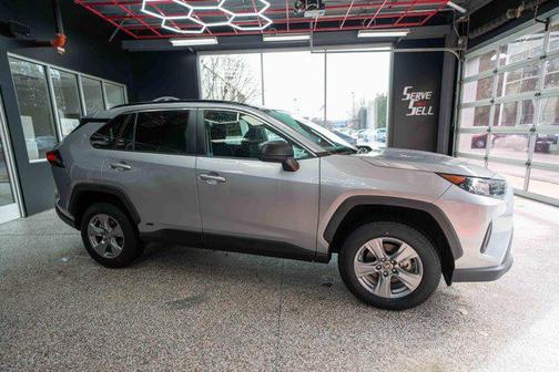 2022 Toyota RAV4 Hybrid LE