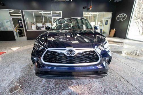 2025 Toyota Highlander Hybrid XLE