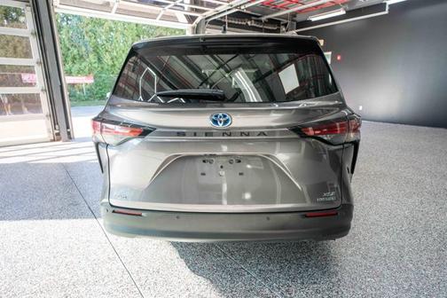 2022 Toyota Sienna XLE 7 Passenger