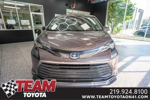 2022 Toyota Sienna XLE 7 Passenger