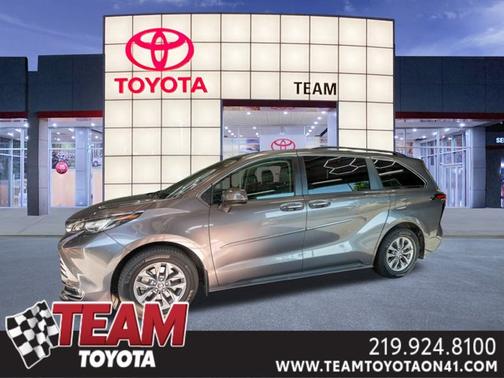 2022 Toyota Sienna XLE 7 Passenger