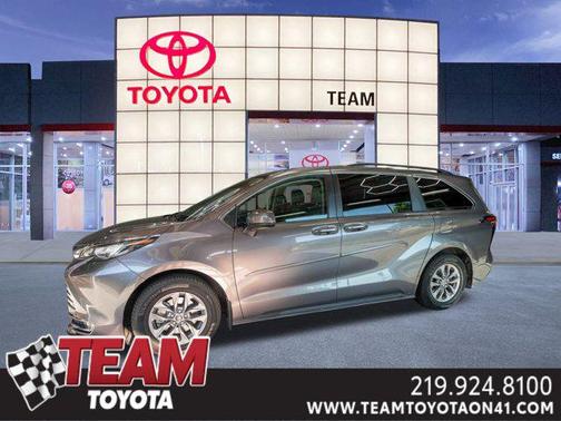 2022 Toyota Sienna XLE 7 Passenger