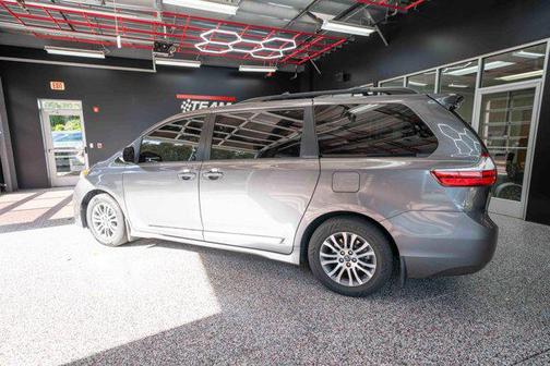 2019 Toyota Sienna XLE Premium