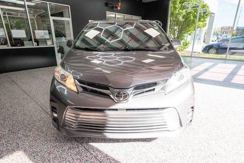 2019 Toyota Sienna XLE Premium