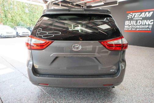 2019 Toyota Sienna XLE Premium