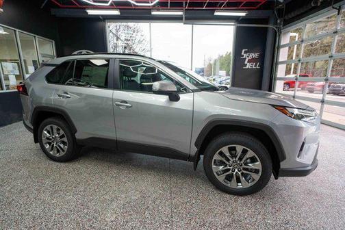 2025 Toyota RAV4 XLE Premium