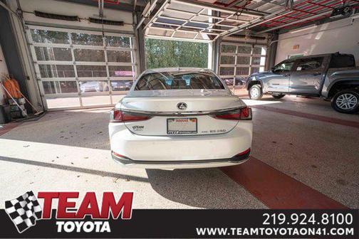 2022 Lexus ES 250 Base