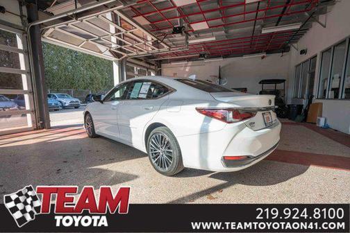 2022 Lexus ES 250 Base