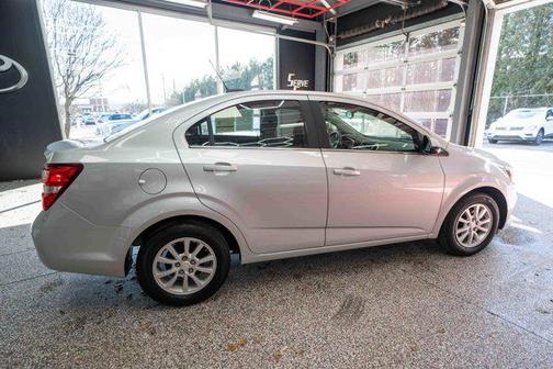 2020 Chevrolet Sonic FWD Sedan LT