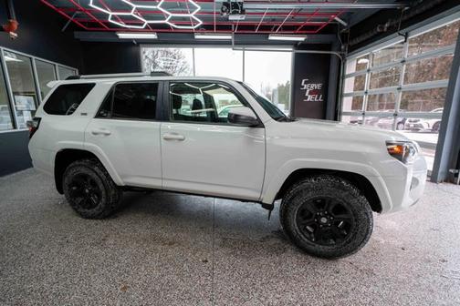 2024 Toyota 4Runner SR5