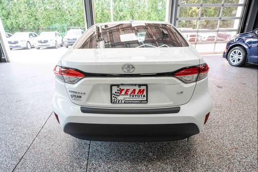 Ice Cap 2025 Toyota Corolla LE