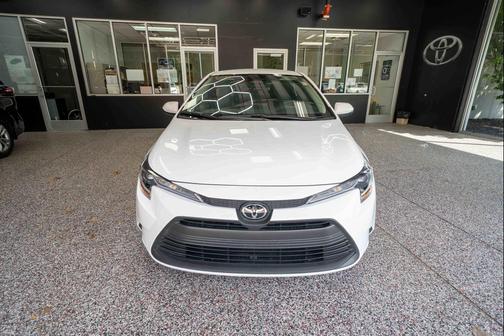 Ice Cap 2025 Toyota Corolla LE