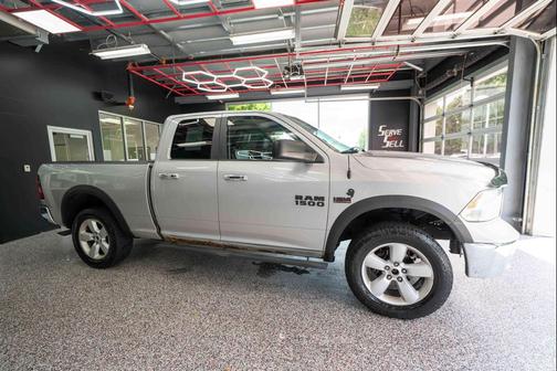 Bright Silver Metallic Clearcoat 2014 RAM 1500 SLT