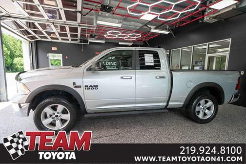 Bright Silver Metallic Clearcoat 2014 RAM 1500 SLT