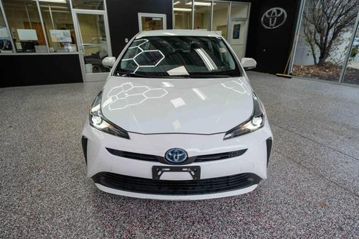2022 Toyota Prius LE
