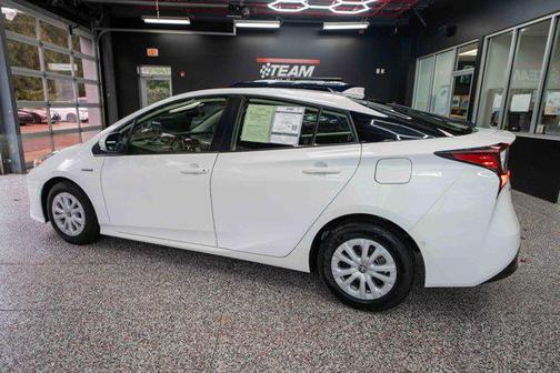 2022 Toyota Prius LE