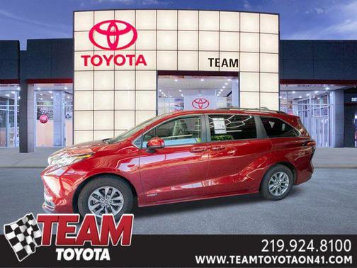 Ruby Flare Pearl 2021 Toyota Sienna LE