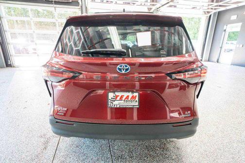 Ruby Flare Pearl 2021 Toyota Sienna LE