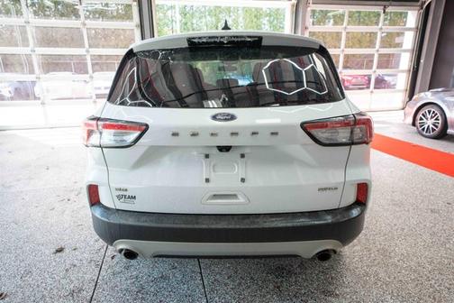 OXFORD WHITE 2020 Ford Escape SE