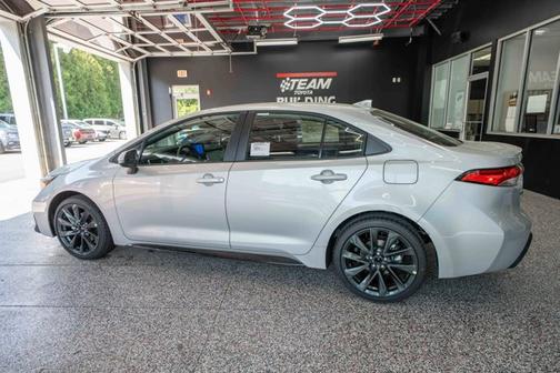 Classic Silver Metallic 2026 Toyota Corolla SE