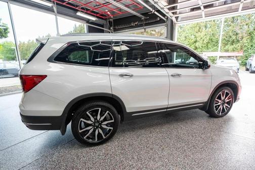 2022 Honda Pilot Touring 8-Passenger
