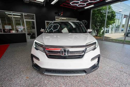 2022 Honda Pilot Touring 8-Passenger