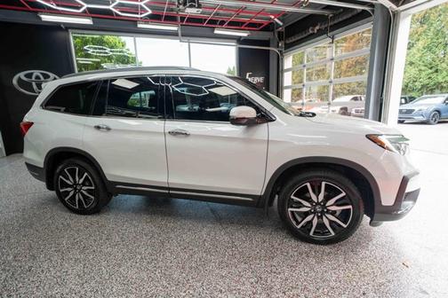 2022 Honda Pilot Touring 8-Passenger