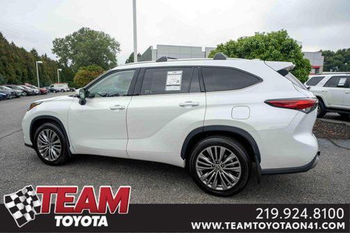 2022 Toyota Highlander Platinum
