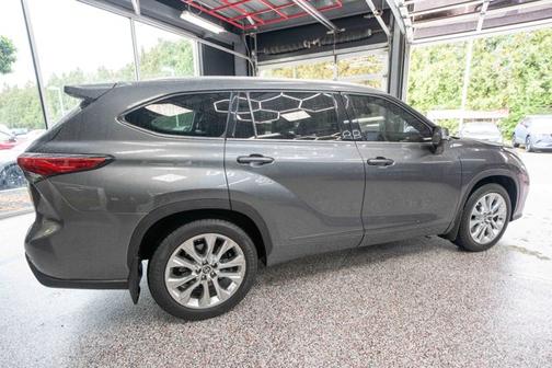 2022 Toyota Highlander Limited