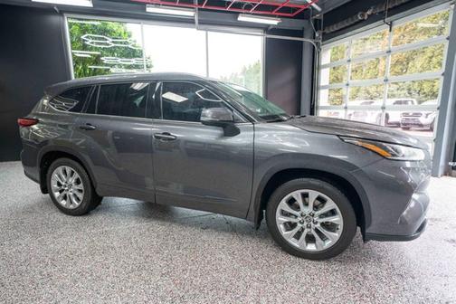 2022 Toyota Highlander Limited