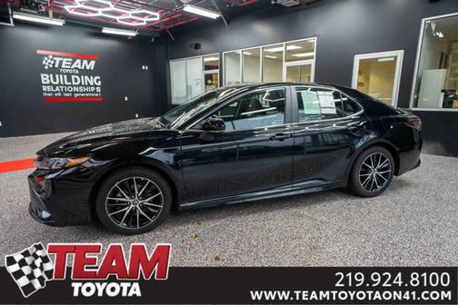 2024 Toyota Camry Hybrid SE