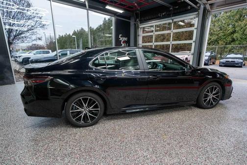 2024 Toyota Camry Hybrid SE