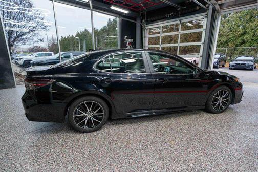 2024 Toyota Camry Hybrid SE