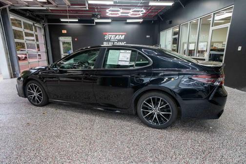 2024 Toyota Camry Hybrid SE