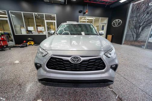 2020 Toyota Highlander LE