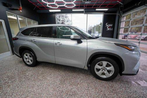 2020 Toyota Highlander LE