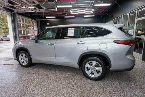 2020 Toyota Highlander LE