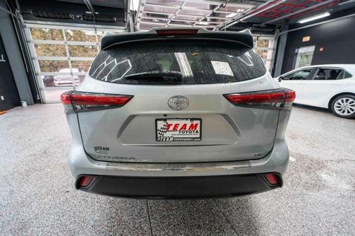 2020 Toyota Highlander LE