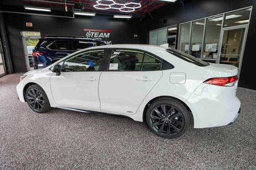 2026 Toyota Corolla Hybrid SE