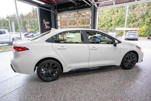 2026 Toyota Corolla Hybrid SE