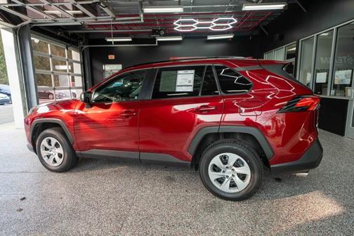 2020 Toyota RAV4 LE