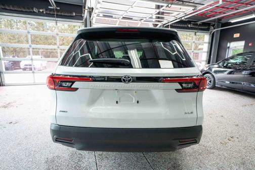 Wind Chill Pearl 2024 Toyota Grand Highlander XLE