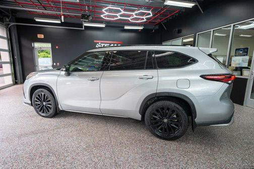 Celestial Silver Metallic 2024 Toyota Highlander XSE