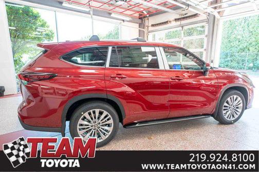 2025 Toyota Highlander Platinum