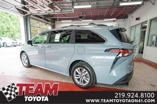 2022 Toyota Sienna XLE