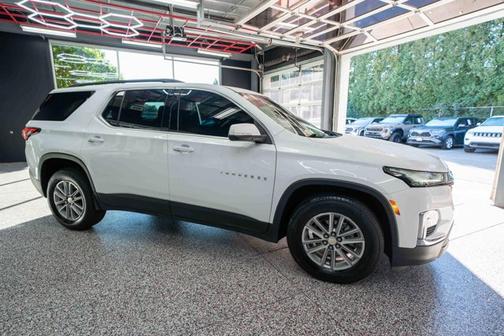 2022 Chevrolet Traverse LT Cloth