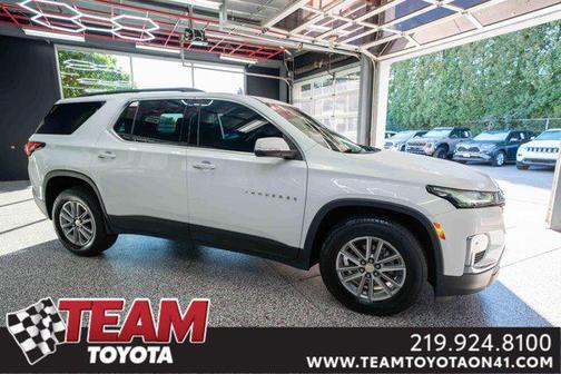 2022 Chevrolet Traverse LT Cloth