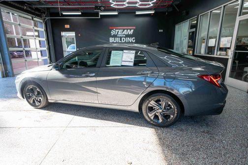 2023 Hyundai ELANTRA HEV Blue